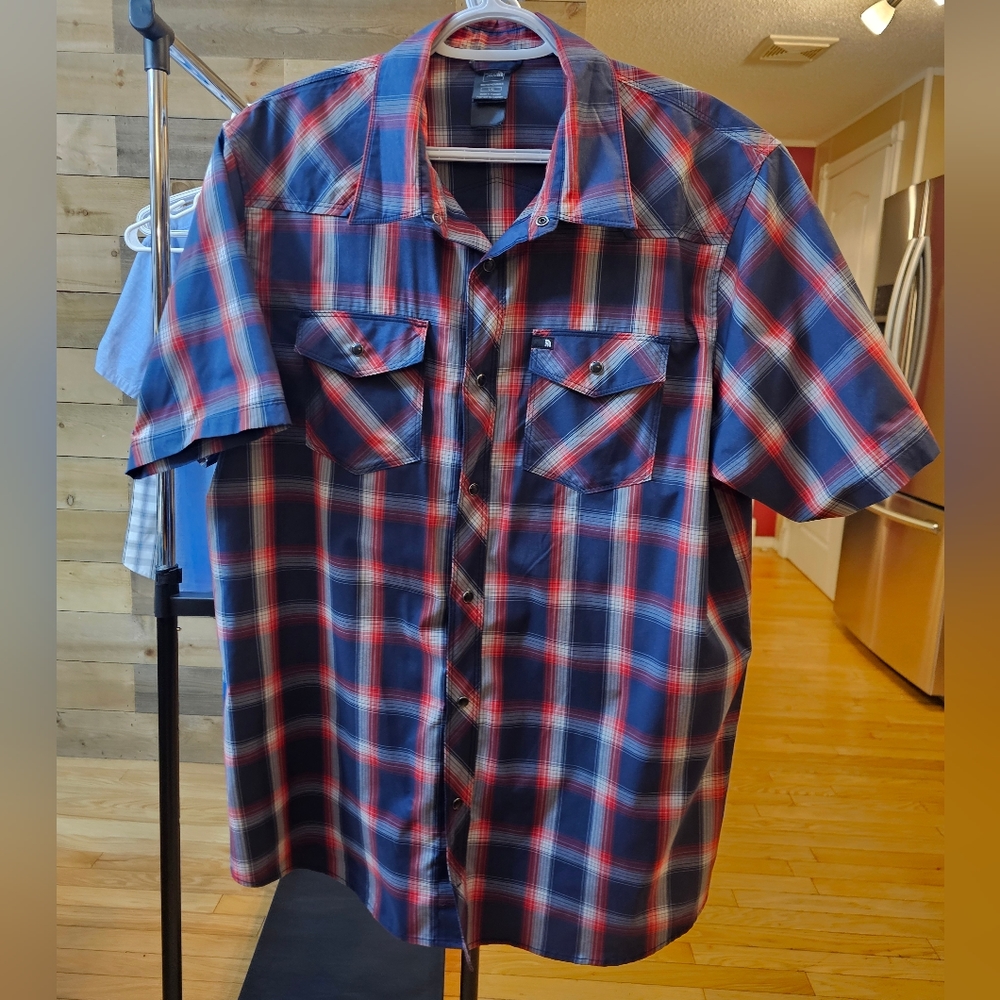 Northface - Men's Lightweight SS Button Up - Large